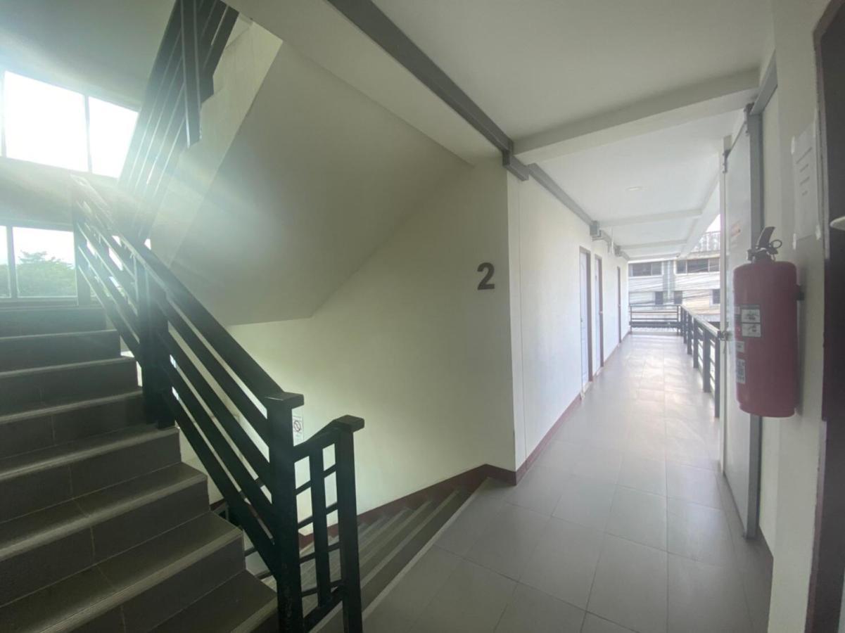 Oyo 1135 Triple A Residence Chiang Mai Ngoại thất bức ảnh